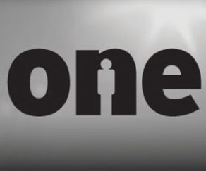 Shelley Nizynski Reese receiving the Power of One award